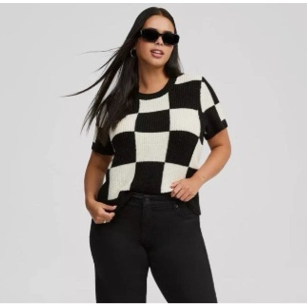 Torrid 1X Short Sleeve Pull Over Check Sweater Black & White Checker